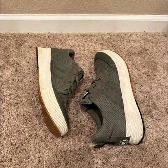 Women’s Sorel boots (size 9.5) - Picture 8 of 9